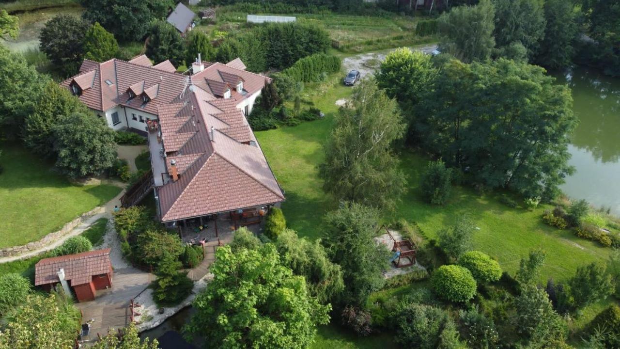 Ivanek Guest House Zvíkovské Podhradí Exteriör bild