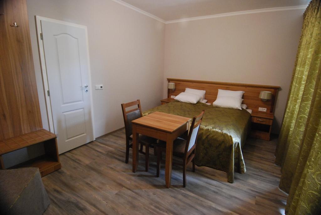 Ivanek Guest House Zvíkovské Podhradí Exteriör bild