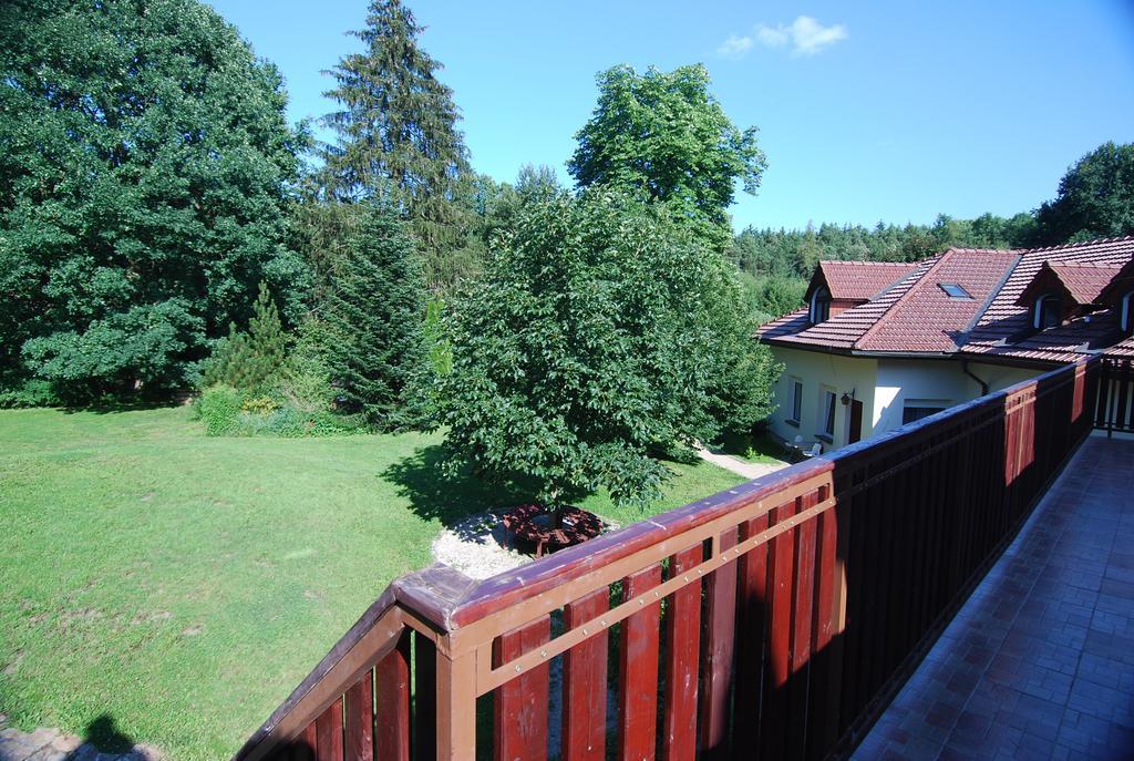 Ivanek Guest House Zvíkovské Podhradí Exteriör bild