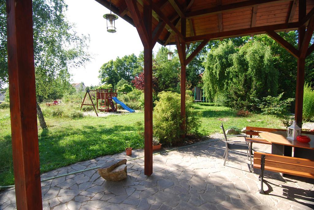 Ivanek Guest House Zvíkovské Podhradí Exteriör bild