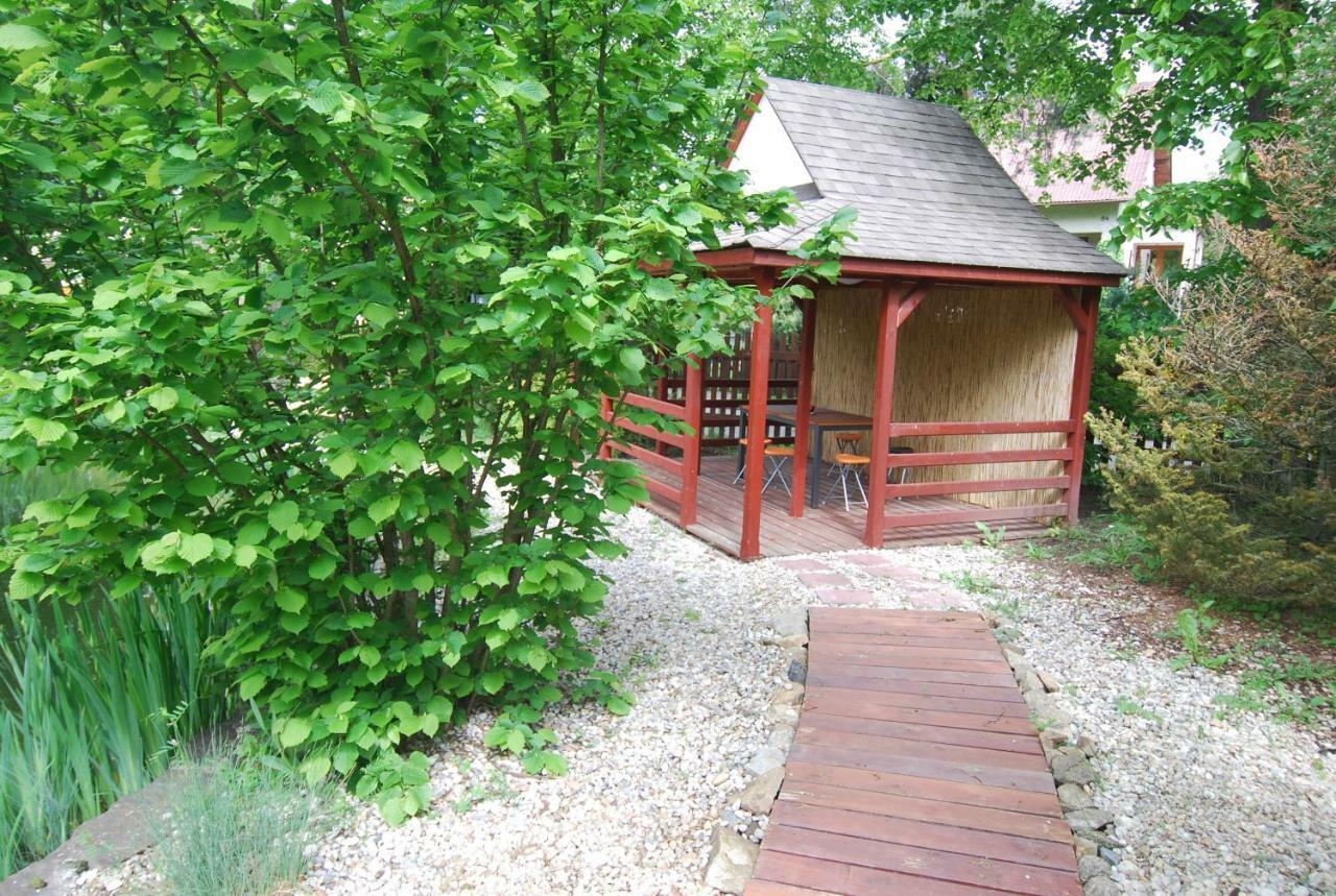 Ivanek Guest House Zvíkovské Podhradí Exteriör bild